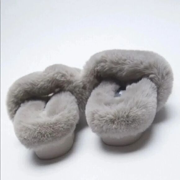 ZARA FAUX FUR LOW HEEL SANDALS‎ - Picture 8 of 10